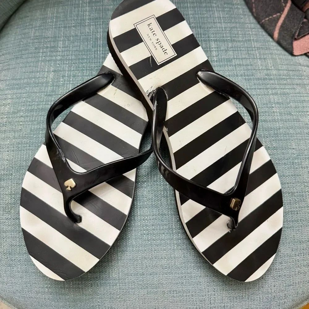 *Kate Spade* Sz 10 Classic Black & White Striped Flip Flop Sandals